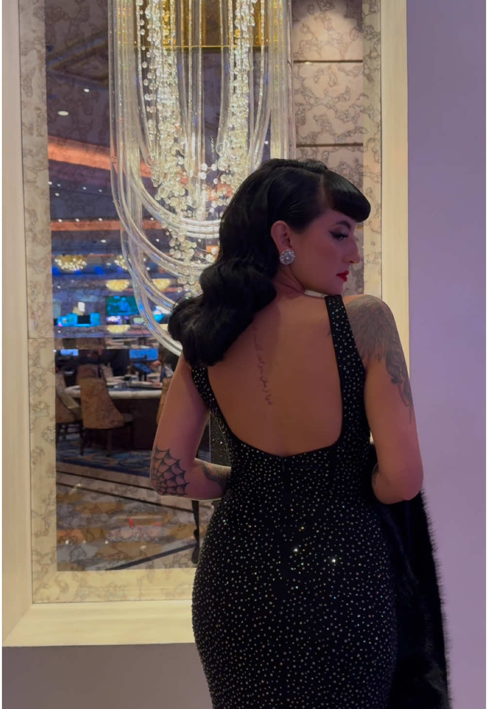 Finally attended the @Great Gatsby Party & kissed goodbye to a gorgeous year ✨  Had my makeup done by the lovely @@Maire& my honey @ seanpaul_hair from @@atomicstylelounge!  Dressed in the JFK Birthday Dress in Black by @@Elle Rebel HAPPY NEW YEAR EVERYONE X