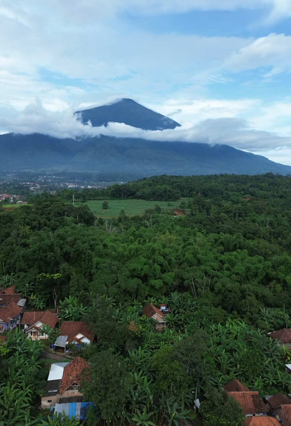 Ketika Gunung Ciremai lagi indah-indahnya 🤩 #kuninganjawabarat #ciremai 