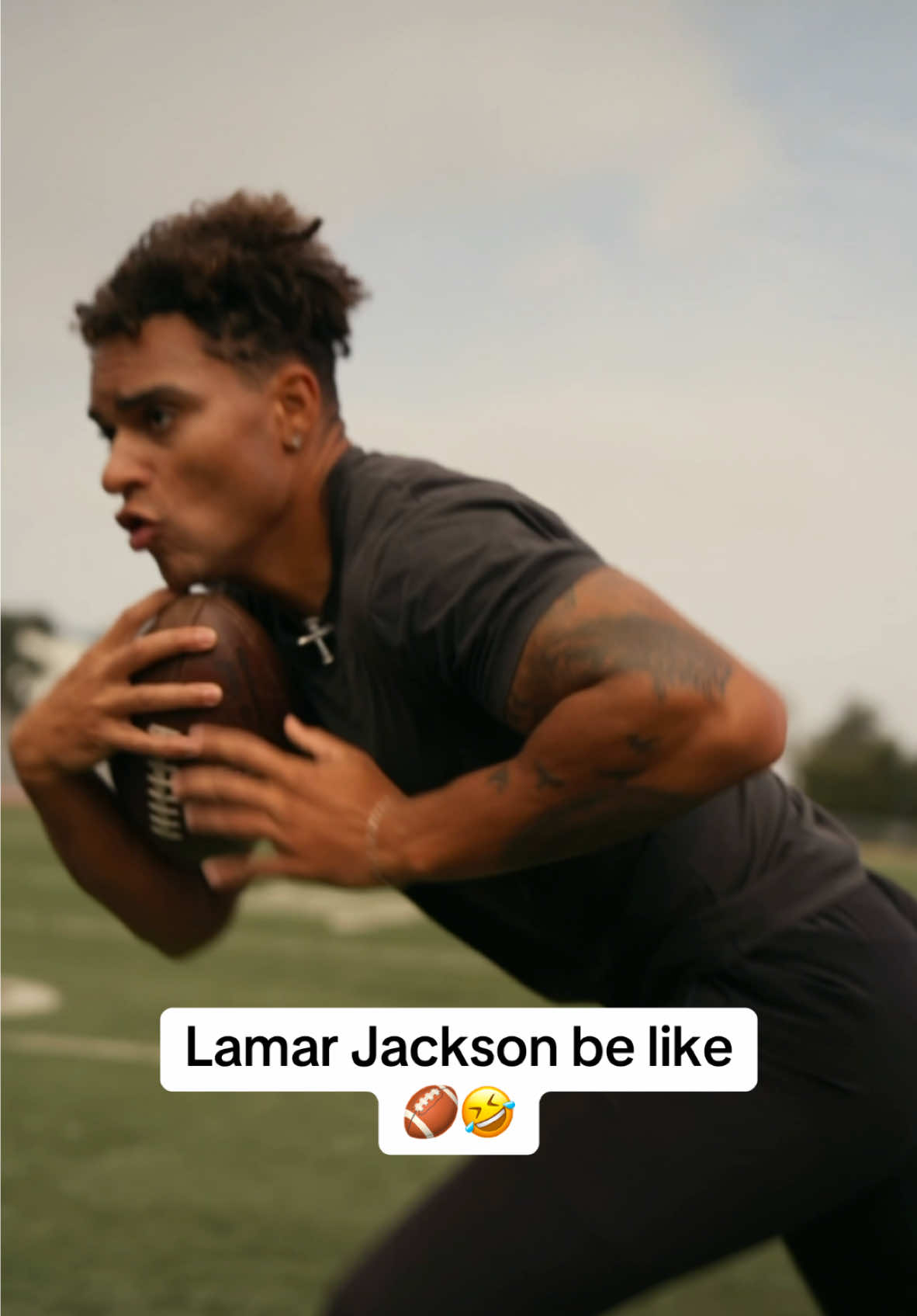 Master of all 4 elements 😱 #footballtiktok #americanfootball #nfl #nflfootball #oglightskins #lamarjackson #baltimoreravens #quarterback 