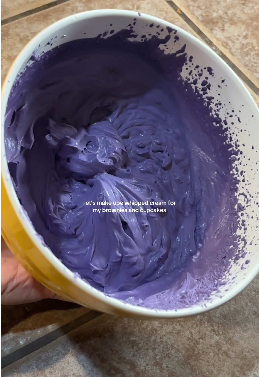 1:3 ratio; 1 part ube condensed milk to 3 parts heavy whipping cream 😙🤞 #ube #whippedcream #easydessert #sweets #foodies 