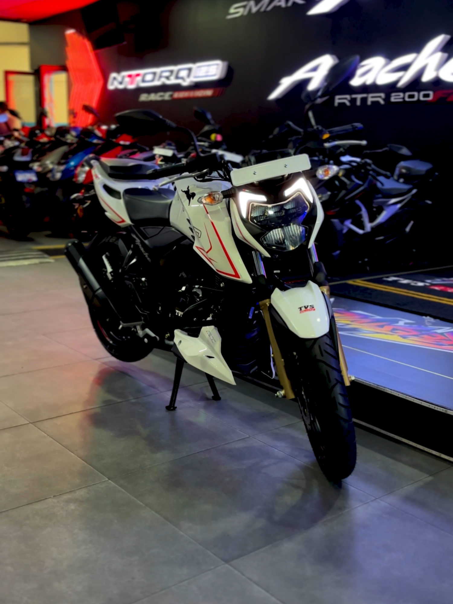 Si necesitas potencia y tecnología Apache RTR 200 4V. 🏍️🔥 #fyp #parati #evoluciónespoder #motostvsguatemala #guatemala#TVSlotienetodo #MotosTVSGuatemala #EvoluciónEsPoder #RTR310