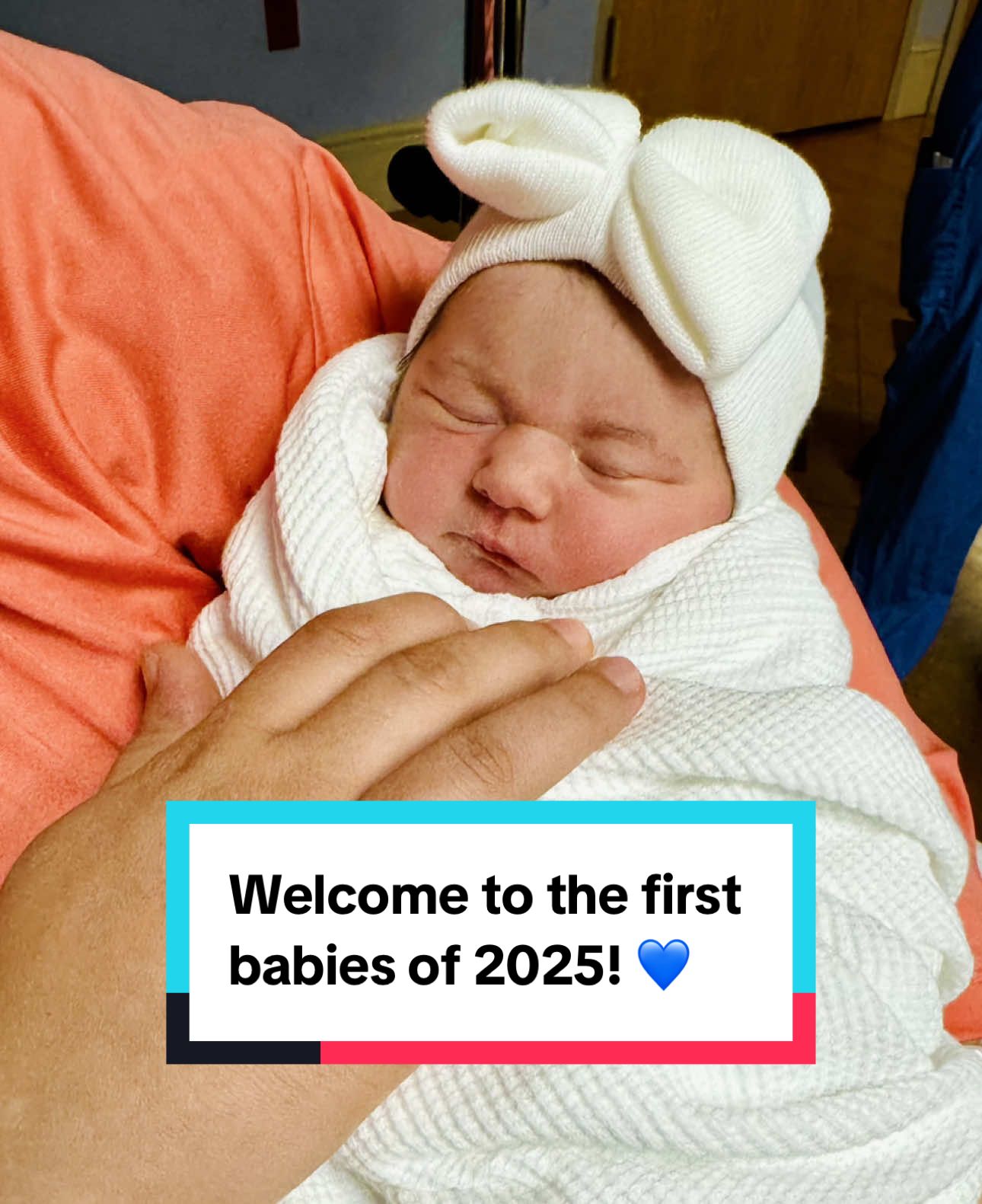 🎉 Ringing in 2025 with the sweetest sound we know—the baby chime! 🎶 👶 #newyearbaby #newyears #babygirl #baystatehealth #westernmass #springfieldma #newyear