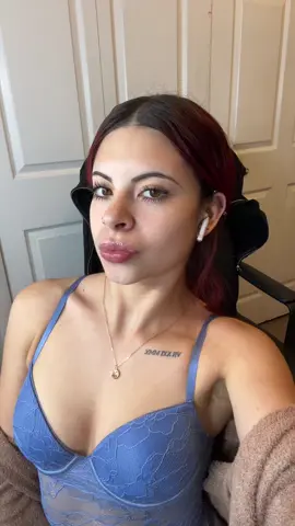 🧏‍♀️🧏‍♀️