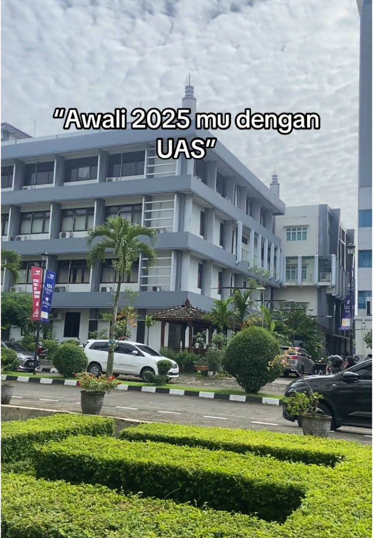 kita mah swasta masih UAS #2025 #tahunbaru #universitasmuhammadiyahpurwokerto #fyp 