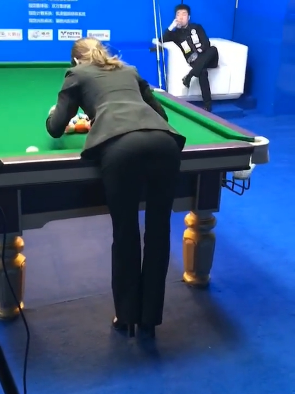 #8ball #snooker #billiards3cushions #pool9ball #9ball #billiardsgirls #billiardswomen #billiards #bida 