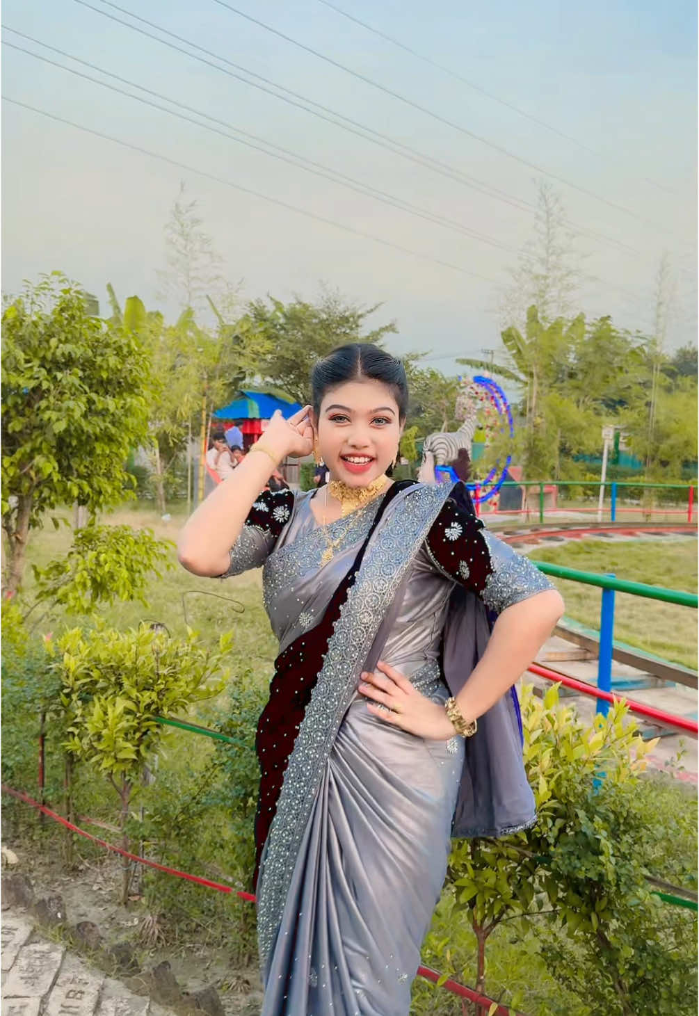 নিশিতে আইসো🤭Saree👉@New +Point 🥰#vairal #foryou #aroshi_aru #sohel_shuvo @Adhira Jahan Soha 