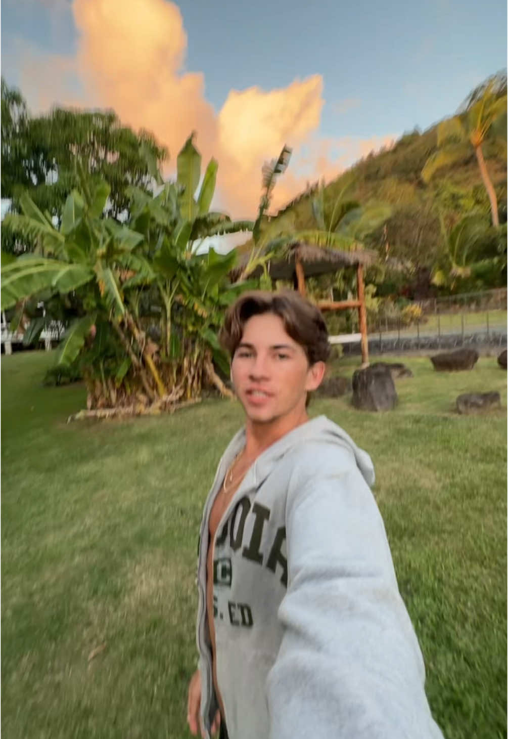 Beautiful first sunset of 2025 on Oahu knitting away