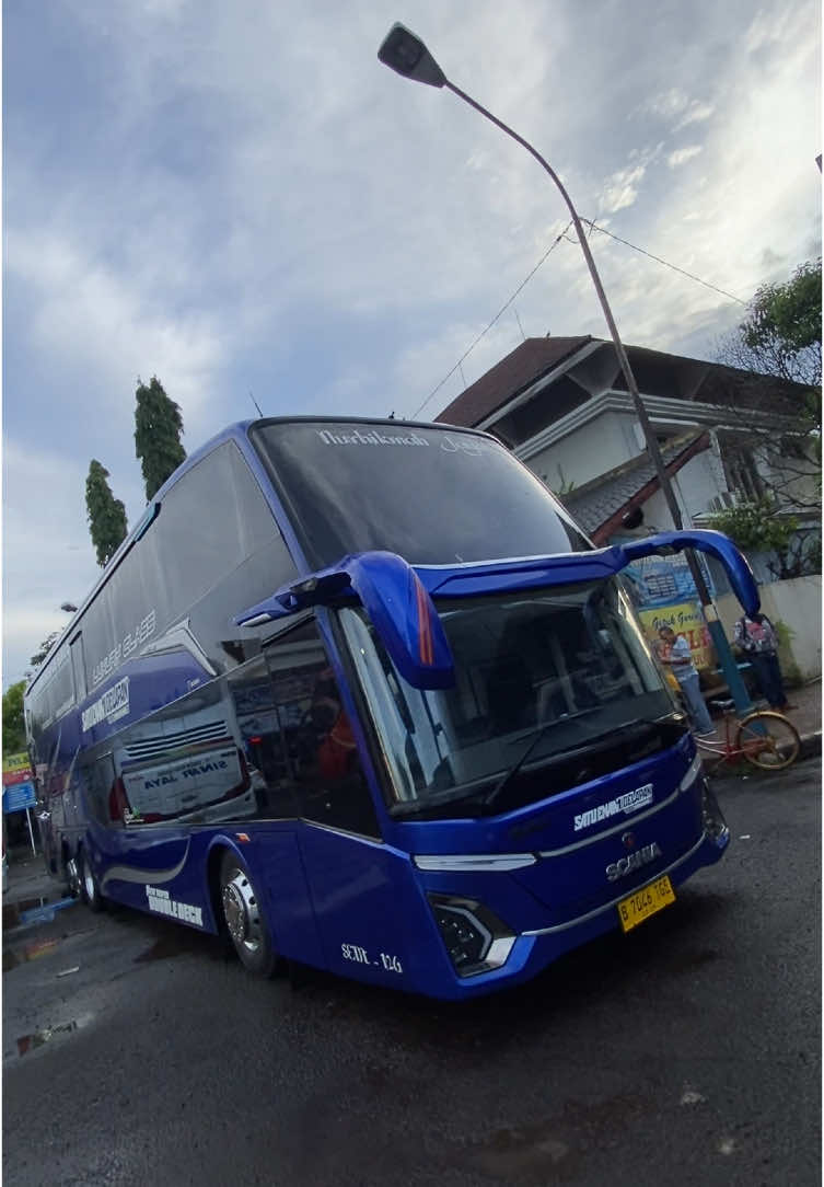 Mengawali Bis - bis an awal Tahun 2025 bersama Double Decker lintas pegunungan 168 Trans “Nurhikmah Jaya” SCANIA K450 CB E5 Purbalingga - Jakarta via Belik Pemalang angkatan pagi bonus pemandangan ciamikkk 👋🏻 #168trans #melayanisetulushati #realman168 #doubledecker #jetbus5 #adiputro #scania #k450 #swedia #purbalingga #jakarta #pemalanghits #travelvlog #videobusindonesia #foryourpage #naikbus 