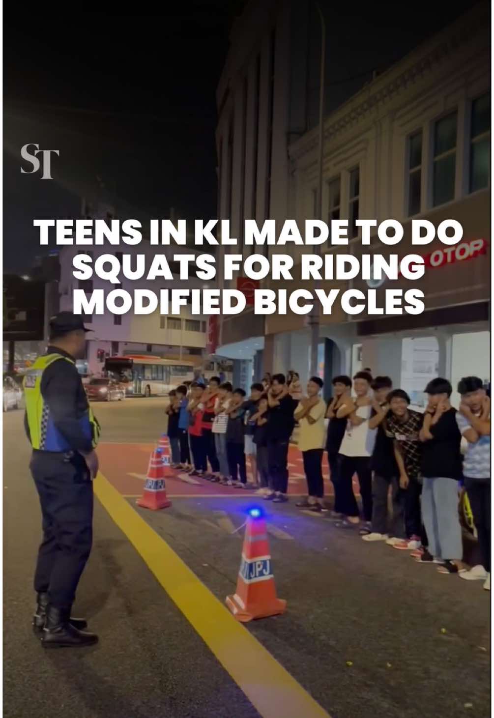 Teenagers who were caught riding modified bicycles in Kuala Lumpur were not issued summons by the police and were instead made to do squats. #malaysia #bicycle #cycling #basikallajak #KL #KualaLumpur #malaysiatiktok