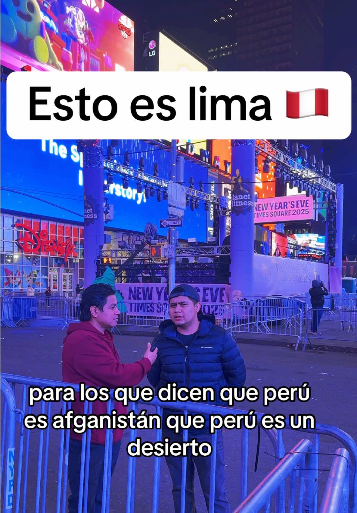 Entrevistando @patrickvicente_03 aperuano en la calle de Nueva York #peruanosenusa🇺🇸🇵🇪 #peruanosenelextranjero #peruanosenusa #fypシ #nuevayork #limaperu 