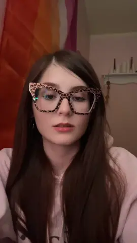 #lesbian #lesbians #lesbiantiktok #lesbiansoftiktok #fyp #fypシ #fypシ゚viral #lilyrosedepp #070shake 