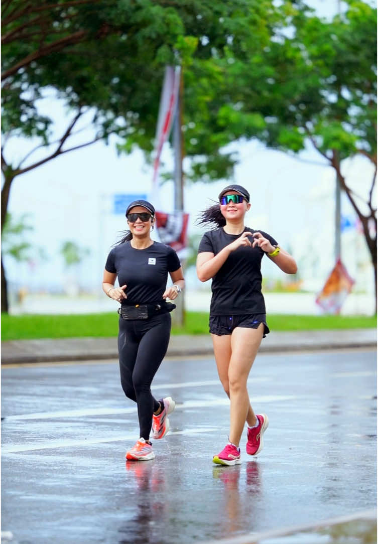 Ucapkan selamat tinggal pada 2024 yang telah memberikan warna-warni kehidupan. Ucapkan selamat datang pada 2025 dengan penuh harapan, impian, dan ambisi. Semoga tahun ini kita lebih bahagia.  Ijin posst🙏 Jika konten ingin di take down / hapus silahkan DM 🙏 #fyp #fypシ゚viral #binsik #olahragatiktok #pelarikonten 