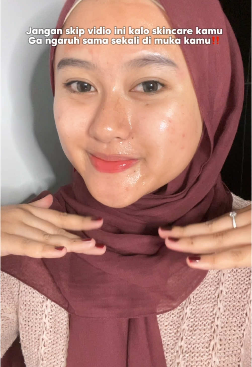 Yang suka ngeluh nih ya skincare nya ga ngaruh apa apa, mending kalian exfoliasi deh pake maxi peeling serum nya ms glow ini 😍‼️ bagusss bangettt hasilnyaa🥹🫵🏻 #msglow #peelingserum #fypage 