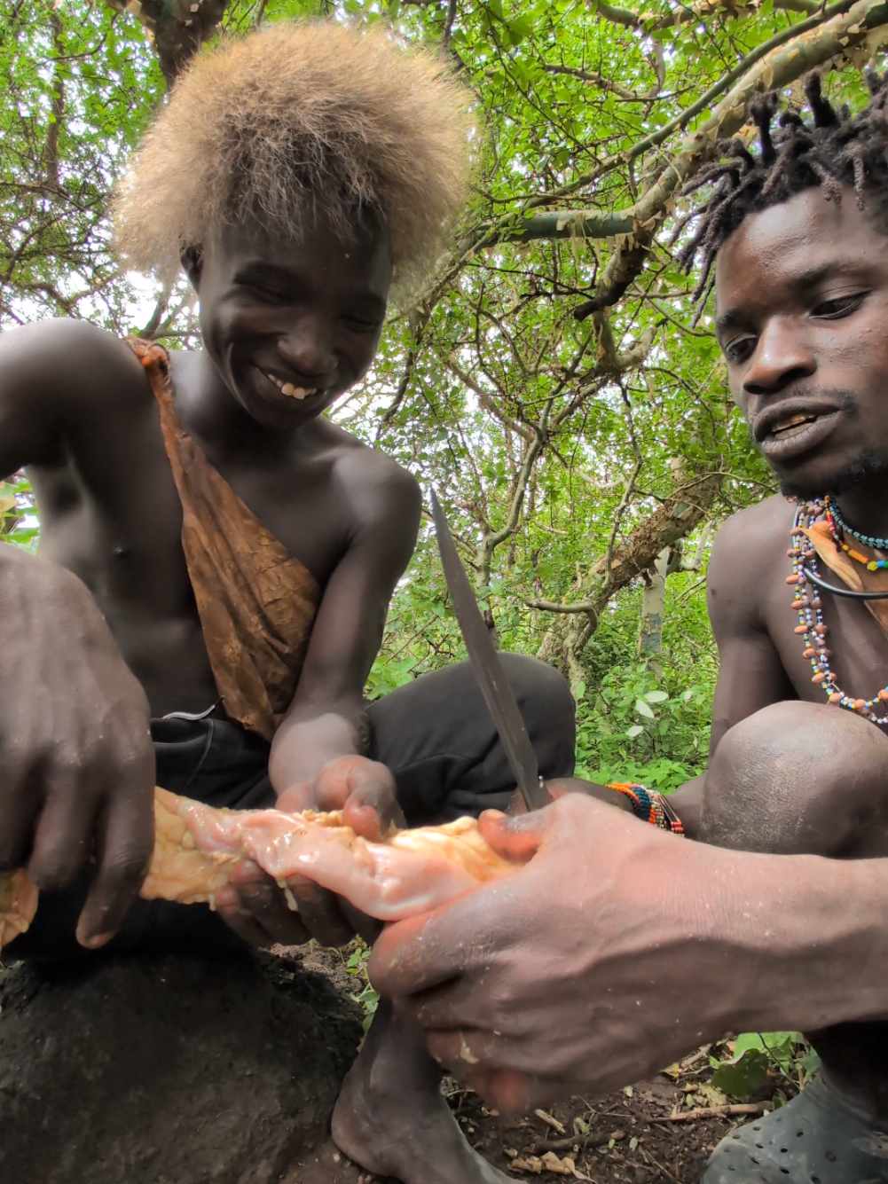 Wow That's incredible delicious food made by hadzabe tribe middle of nowhere without any spices from supermarket 😋😲🍲#africastories #FoodLover #UK #hadzabetribe #USA 