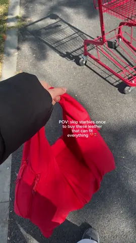 OMG!!!!!It can carry all my things,and I especially like the pockets on both sides 🥹🍒🎊 #totebag#tote#fashion #newyear #schoolbag  #backtoschool #tote #giftideas #fallbag #christmascountdown #carryonbag #workbag #stylish#handbag #red  #crossbodybag#shoulderbag #shoulderba#bigbag #tiktokshoplastchance #tiktokshopnewyearnewaura 