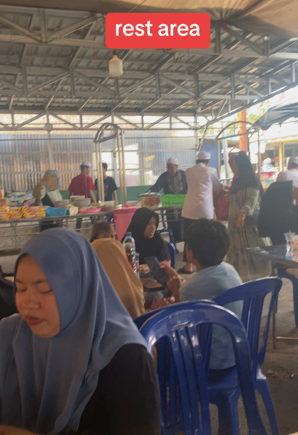 singgah di rest area pasar panas Kelua ,jamaah abah guru sekumpul #sekumpul #rajab #Martapura #haul #restArea