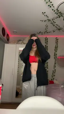 Mans hoodie❤️#foryoupage #viral #fyp #jimmykimmelswife2 #foryou #soph 