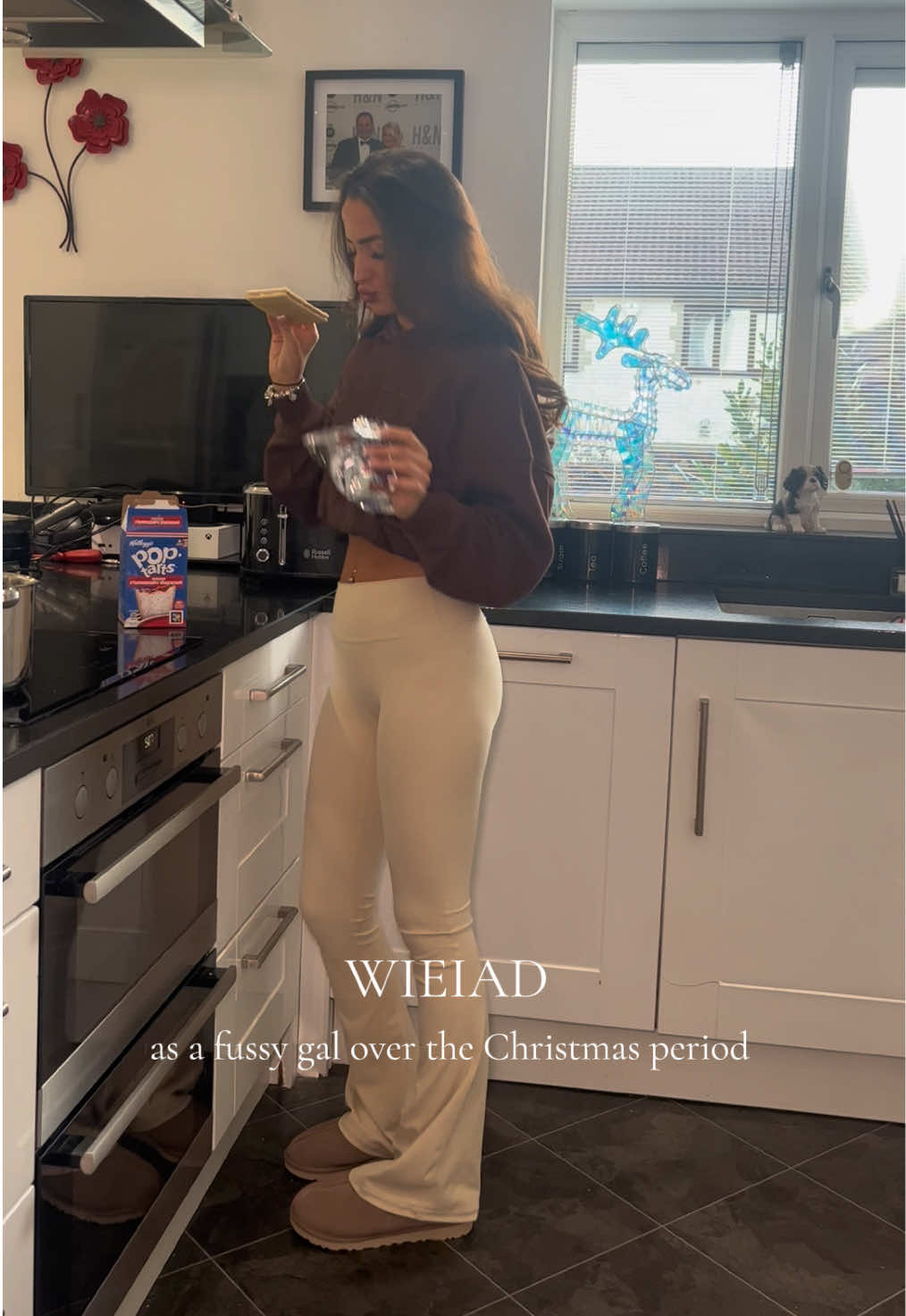 WIEIAD as a fusssy girlie over the Christmas period 🍫 think am gonna better my diet soon am scared 😵‍💫 #mumsoftiktok #mumtok #foodies #foodiesoftiktok #christmas #newyear #wieiad #spendthedaywithme 