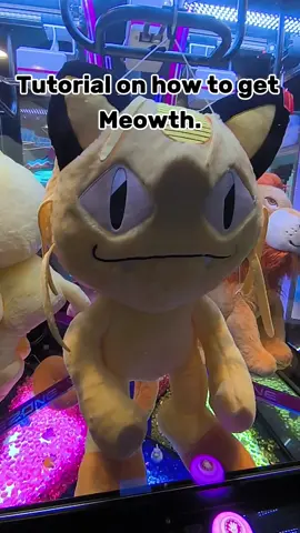 How to get Meowth from the arcade 😼 #meowth #clawmachine #magicalcut #timezone #arcade #pokemon #teamrocket 