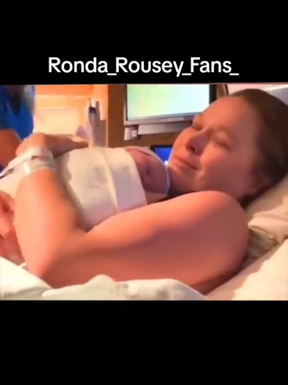 Ronda and baby#ronda_rousey_fans_ #mexico #ronda_wwe_ufc #ronda #venezuela #brazil🇧🇷 