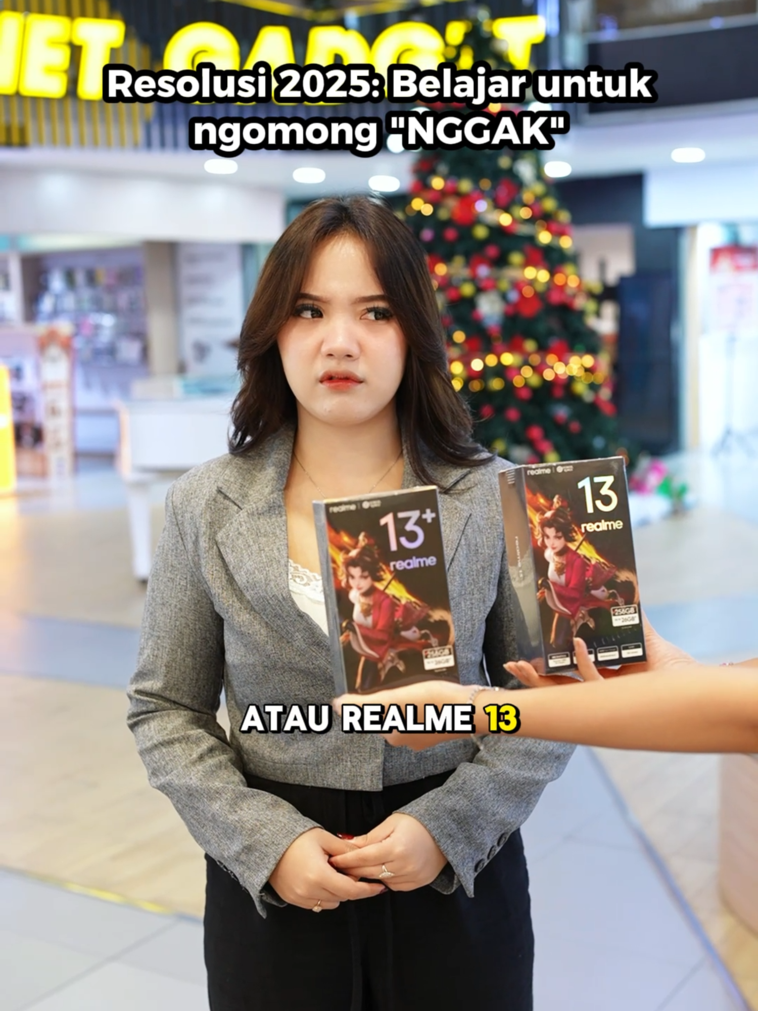 Siapa sih yang bakalan nolak dikasi hp ini? 🤭 #planetgadget #iniplanetku #realme13+ #realme13series #promorealme #trendingg