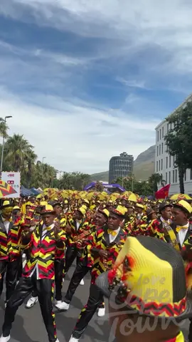 🌈✨ Today, we’re celebrating the vibrant Cape Town Minstrel Carnival, one of the city’s oldest traditions! 🎉 Also known as Kaapse Klopse, this annual New Year’s festival fills the city with colourful costumes, face paints, flamboyant hats, and lively music as troupes parade and dance through the streets. 🇿🇦🎶 🎥 Video by @lovecapetown