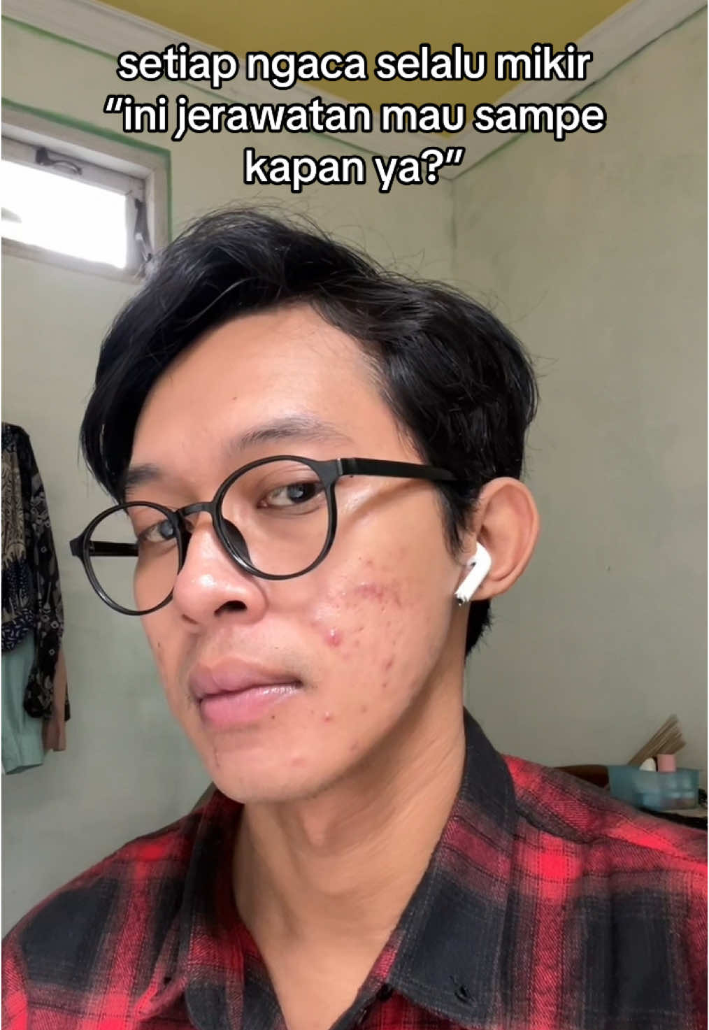 wajib minum air putih yang banyak sama rajin pake moist ini sebelum tidur 