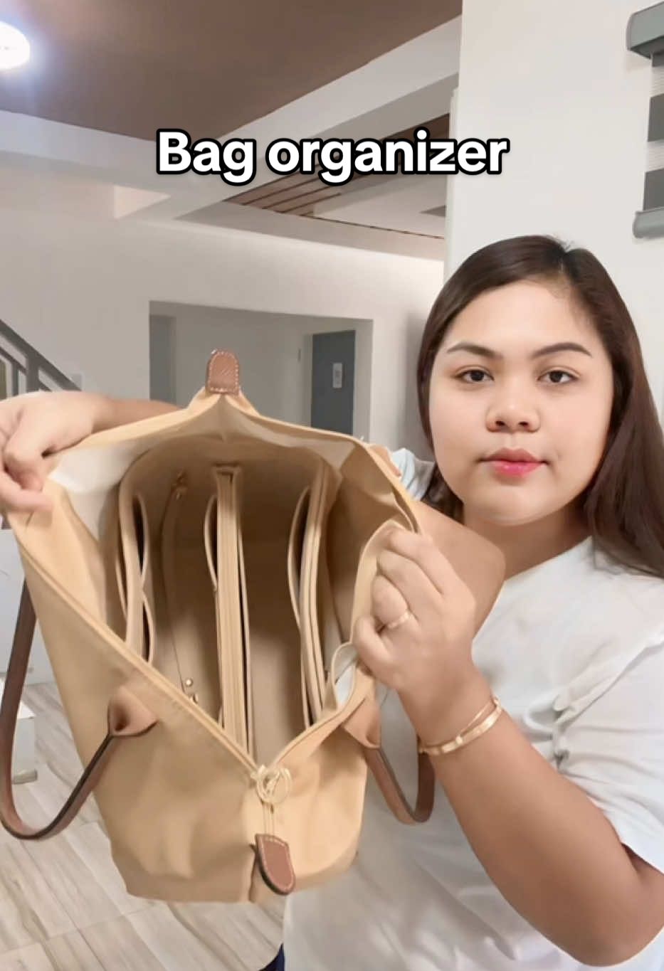 Mas maayos ng tignan ang bag! May shape na rin kaagad kahit walang laman. #bagorganizer #islandelephant #organizer #bag #fyp