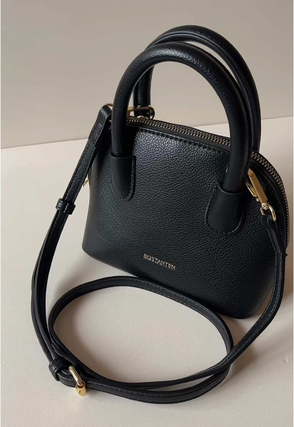 sling bag but make it elegant ✨ #bag #smallbag #slingbag #bagforwomen #fashionbag #elegantbag #classybag #bagrecommendation #bostantenbag #bostanten #trending #viral #fyp