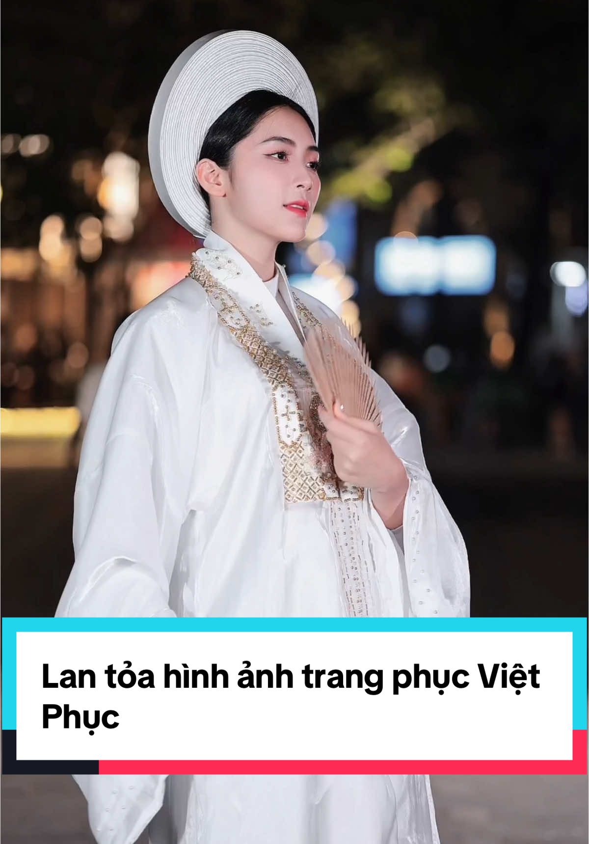 Lưu giữ và lan tỏa hình ảnh trang phục Việt Phục #quayvideo #quaythoitrang #xaykenhtiktok #tipsquayvideo #huongdanquayvideo #thoitrangduongpho #quayvideodep #quayaodai #vietphuc #vietphucvietnam 