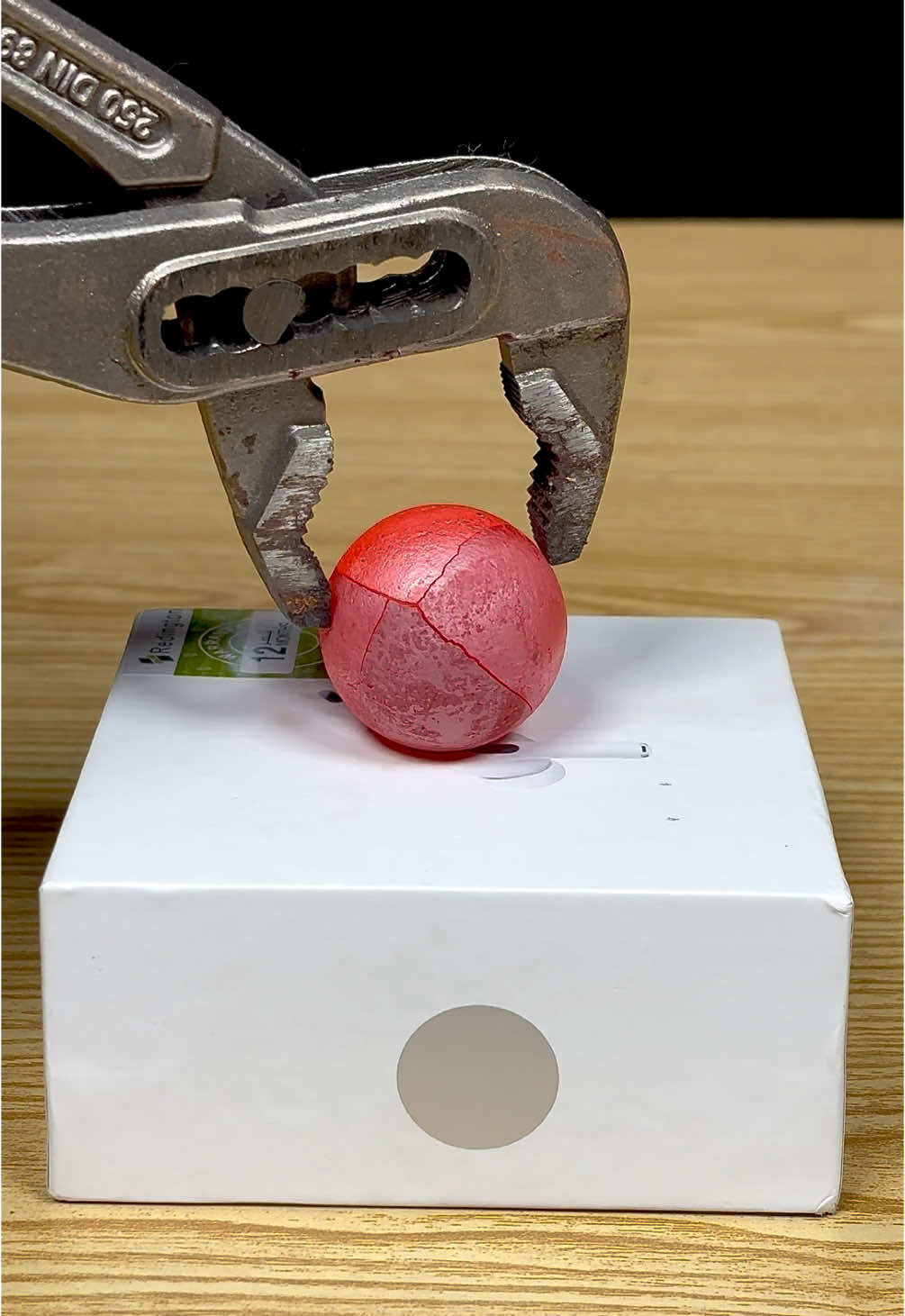 1000℃ Red Hot Metal Ball VS Apple Airpods Box 😱😱#rhcb #satsifying #experiment #asmr #asmrsounds #oddlysatisfying #foryoupagе #usatiktok #uktiktok #fyp 