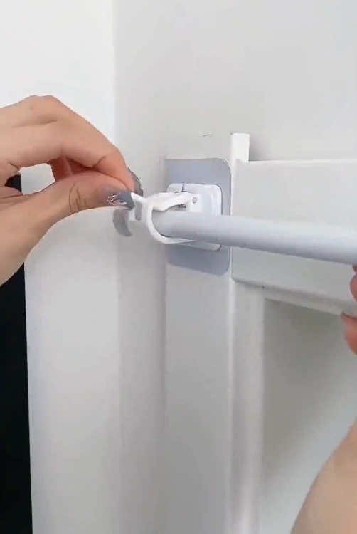 No-punch curtain rod hooks are easy to install. You can also hang towels and bath towels in the kitchen and bathroom at home #NoPunchHooks