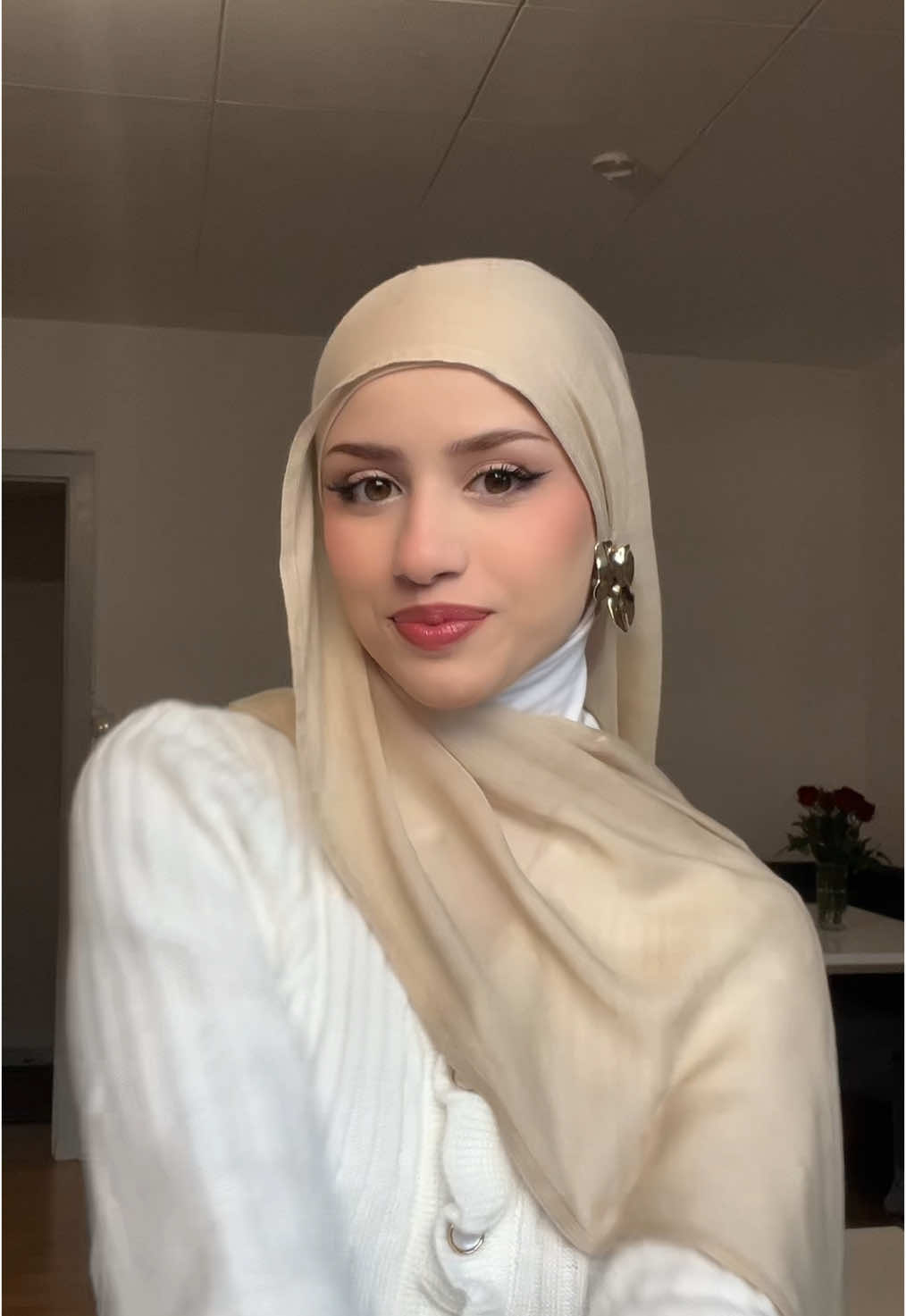 Highly requested hijab tutorial !!  Hijab from @Ovaliey ✨