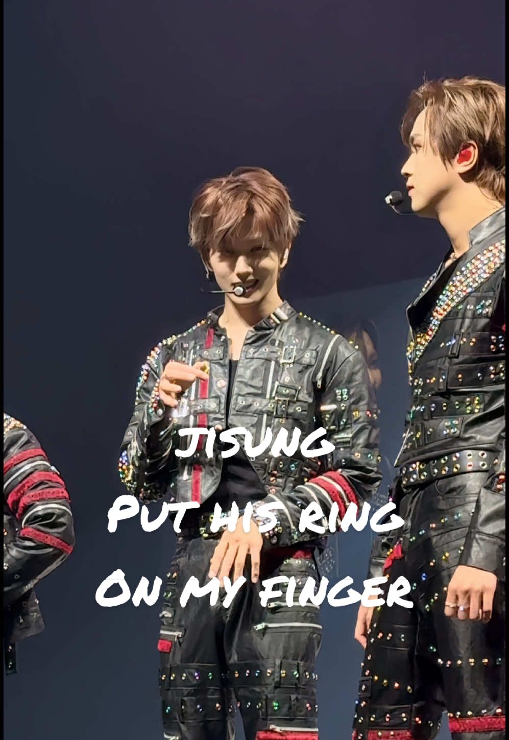 지성아 반지 끼워줘💍 Thank you so much #JISUNG for putting your ring on my finger (〃'▽'〃) #박지성#JISUNG #지성  #朴志晟 #志晟 #星星 #NCTDREAM #THEDREAMSHOW3_in_BERLIN