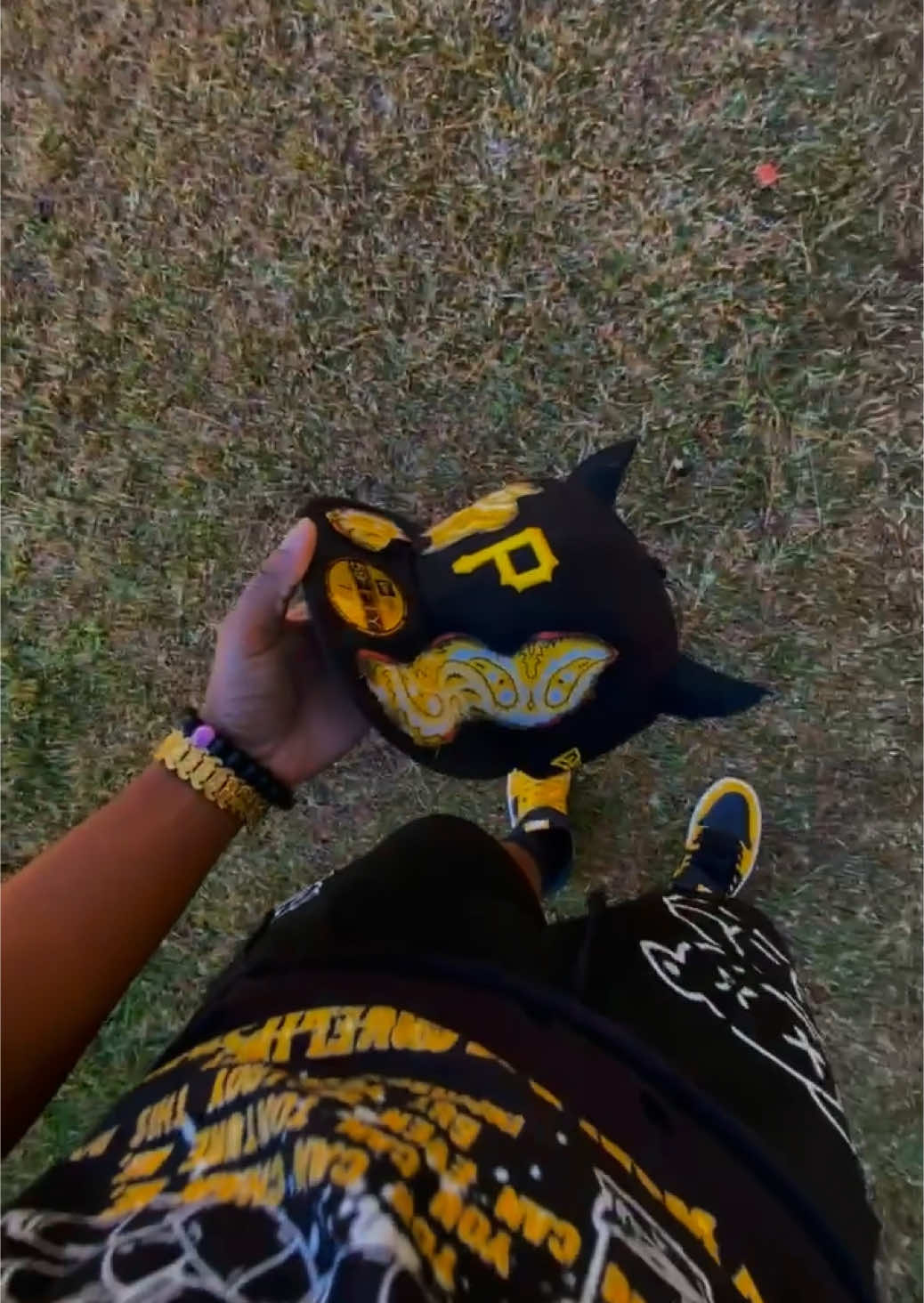 BAT MENTALITY 🦇✨ #creatorsearchinsights #fyp #goviral #batman #fittedcap #quan #pappiiq 