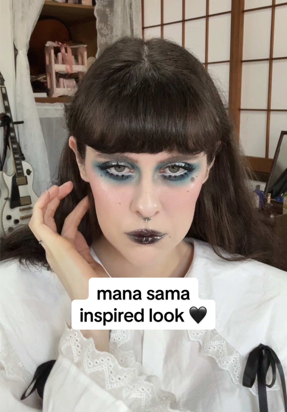 a loosely mana-sama inspired makeup look 💙🕯️ #cbeauty #manasama #gothmakeup #glaminatrixcosmetics @Glaminatrix Cosmetics #girlcult #グリーンスクリーン #necromancycosmetica 