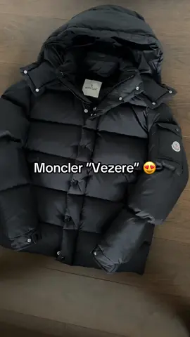 Is this the best puffer of this winter ? #fyp #fyppppppppppppppppppppppp #winterfashion #moncler #winterfashion #reseller 
