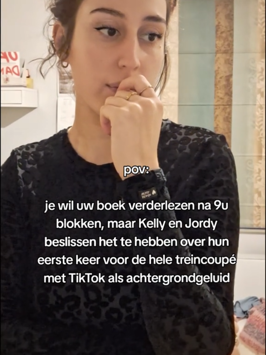 laat dit in 2024 aub!! . . #boeken #brussel #awkward #belgië #booktokbe #booktokkerbe #kelly #jordy #nmbs #boeken #literatuur #bookish #pov #viral #vub #belgium #screaming #books #brussels #bxl #situatie 