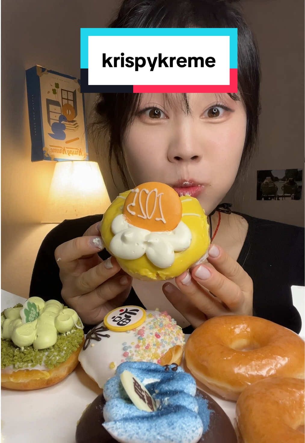 크리스피크림 ~~~~ @Krispy Kreme 🇰🇷 #mukbang #tiktok #tiktokviral #asmreatingshow #asmrsounds #asmrvideo #ASMR #dessert #donut #krispykreme #먹방 #도넛 #크리스피 