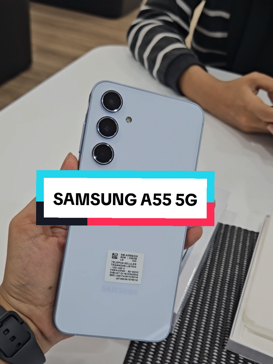 Pakai metal frame bikin Samsung A55 jadi makin mewah. #unboxing #samsung #samsunggalaxy #samsunga55 #fypシ #magelang24jam 