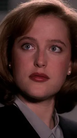 Mulder has us feeling in a spooky vibe today! Stream The #XFiles now on Hulu!