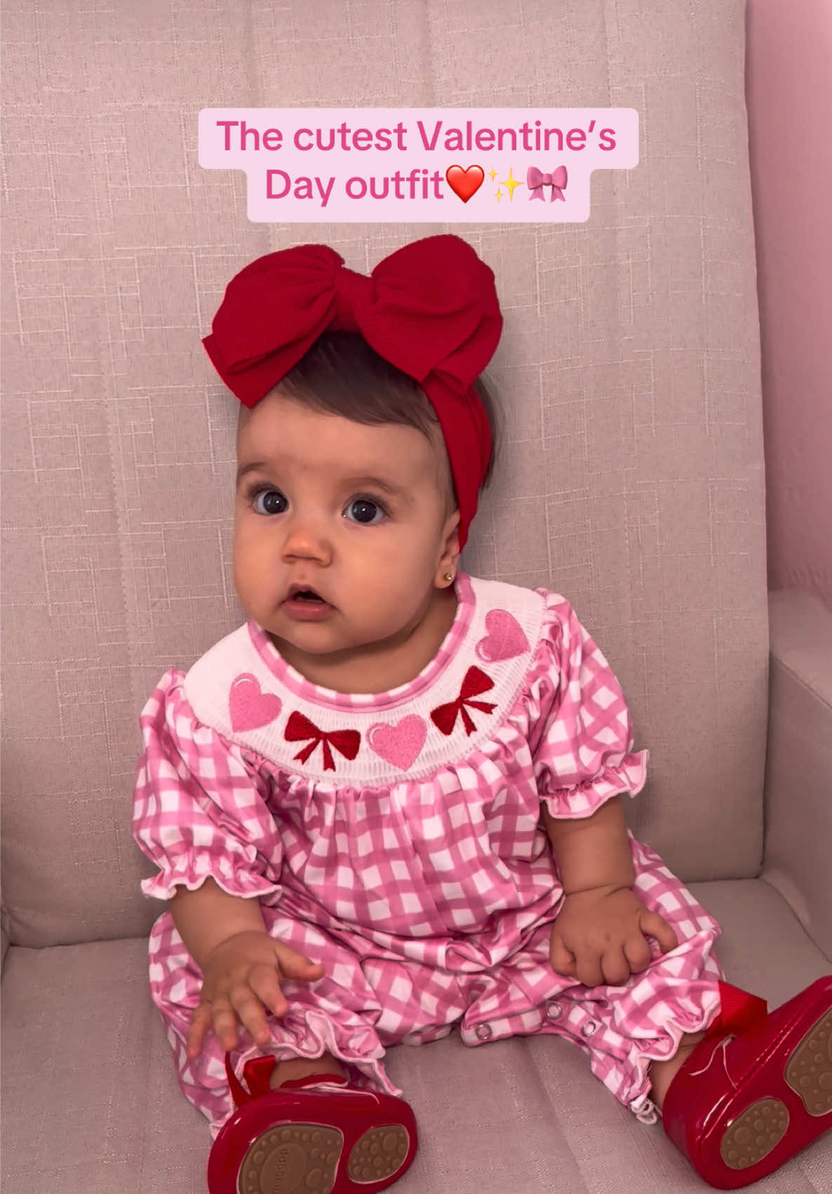 Cutest little Valentine’s Day romper from @Marie Nicole Clothing 😍💕 #ValentinesDay #valentinesday2025 #valentinesdayoutfit #babyvalentinesday #babyvalentinesphotoshoot #babyvalentinesoutfit 