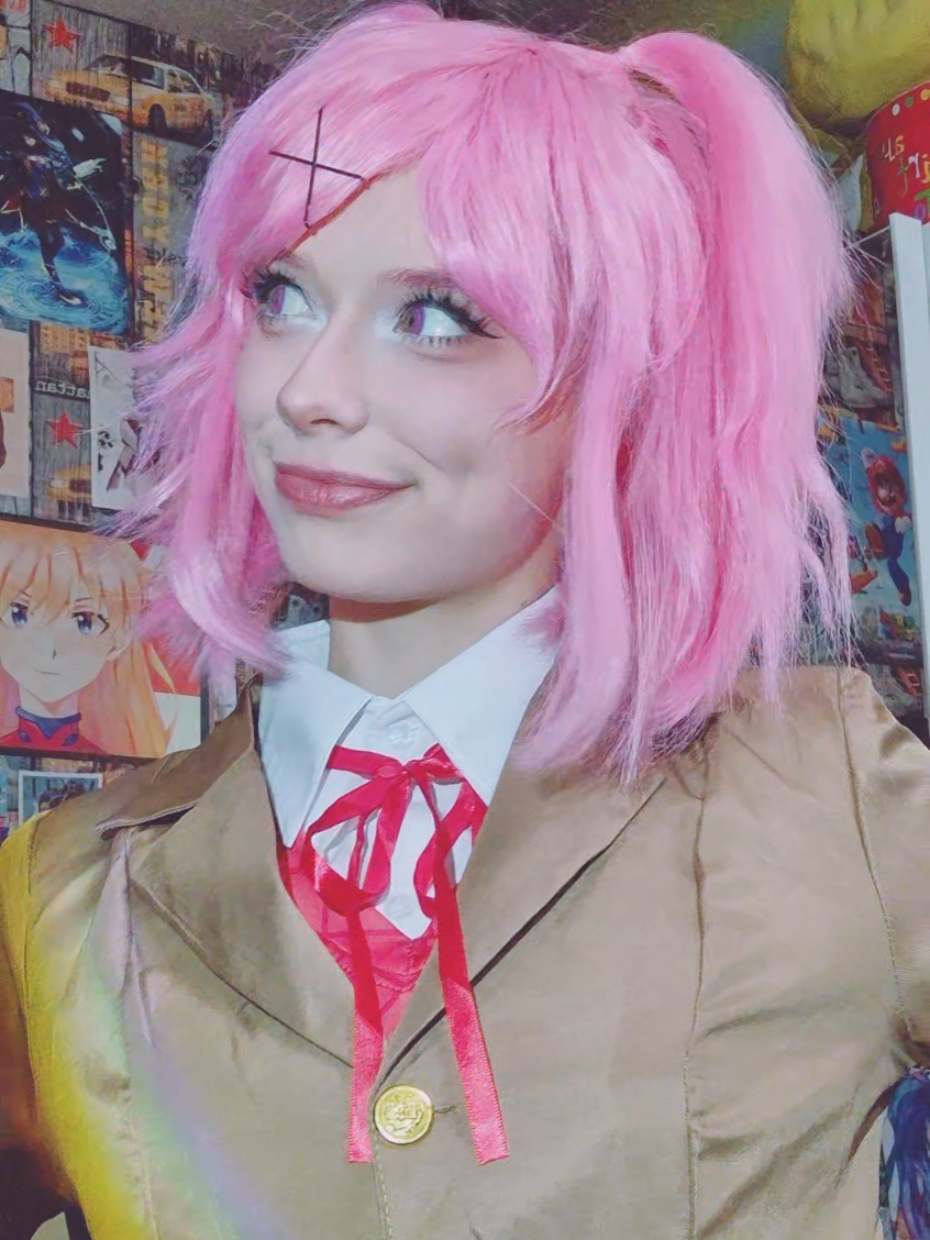 HAPPY NEW YEARS!!! honestly all of my natsuki drafts turned out so good also this song is such a bop I luv it  #viral #foryou #ddlcnatsuki #ddlccosplay #natsukicosplay #natsukicosplay #natsuki #natsukiddlc #doechii 