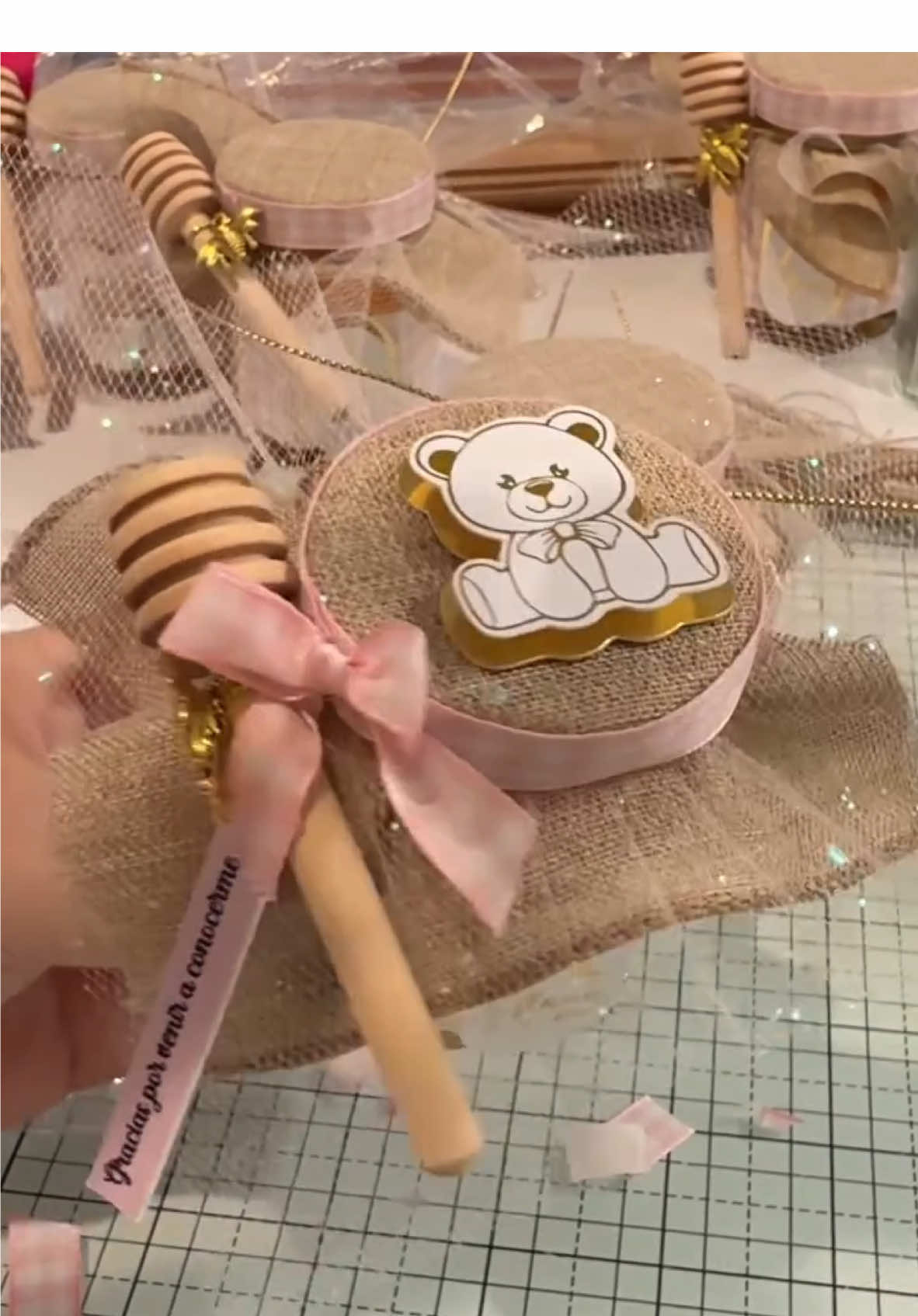 ¿Bello, verdad? Una ternurita de amor para el nacimiento de Alana 😍 #recuerdosdenacimiento #recuerditospersonalizados #recuerdos #partyfavors #favors #birthdayfavors #bornfavors #recuerditos_rfdiseno 