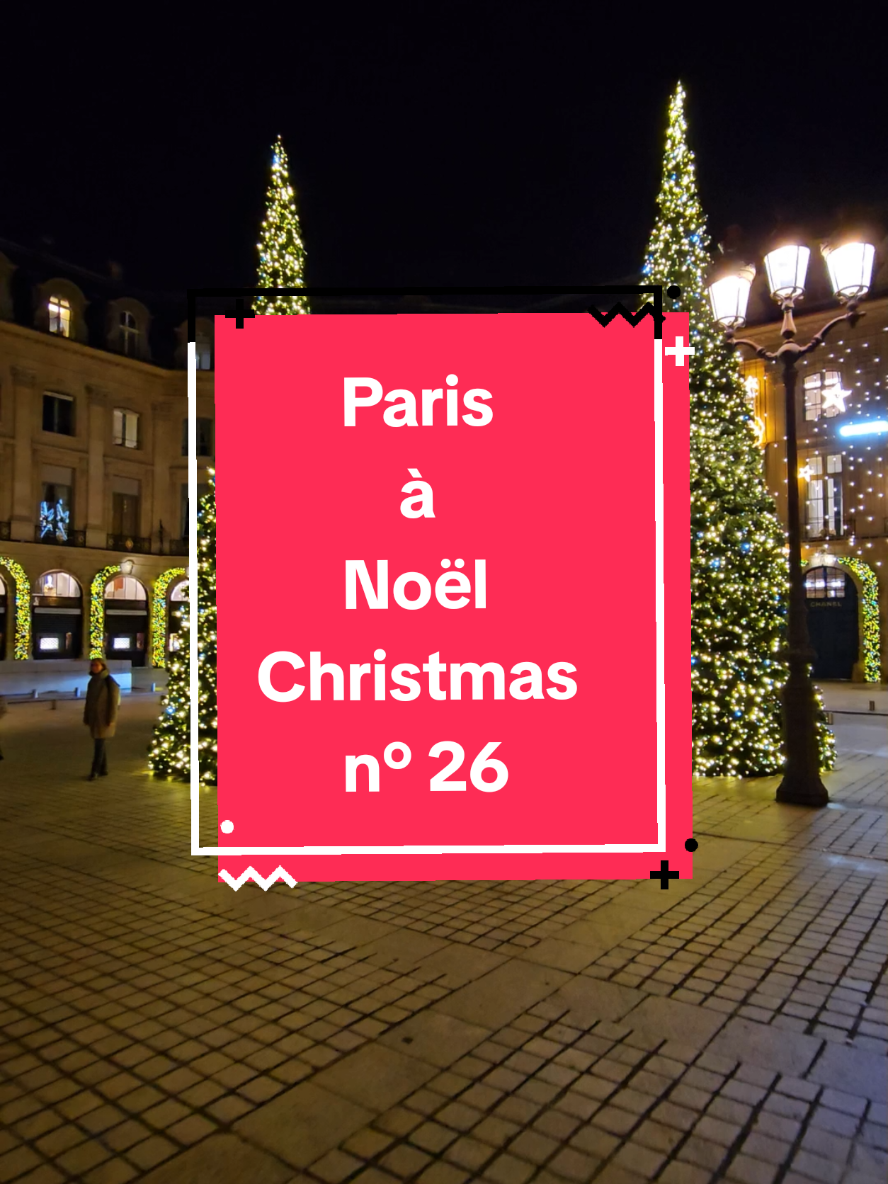 Décorations de Noël de la place Vendôme à Paris. Christmas in Paris.  #weihnachten #Paris #christmas #noel #luxury #navidad #natal #parigi #placevendome@Ville de Paris  #illumination @Louis Vuitton 