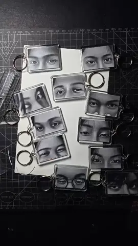 eyes keychain portrait🫶 #keychainportrait  #charcoaldrawing  #fyp 