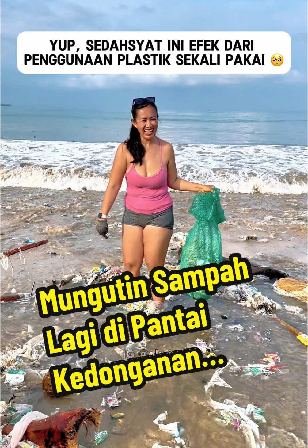 31 Desember 2024 aku ikutan lagi emergency clean up di Pantai Kedonganan yang diadakan oleh @Sungai Watch . Bersama-sama dengan tim Sungai Watch dan beberapa volunteer lainnya, di penghujung tahun 2024 kami mampu mengumpulkan belasan ton sampah plastik.  Tapi pekerjaan belum selesai. Di area pantai Kedonganan yang ke arah pasar Kedonganan masih terdapat banyak sampah plastik. Ditambah lagi dengan perayaan tahun baru, pantai Kedonganan masih perlu dapat perhatian lebih dan tentu saja masih perlu dilanjutkan proses clean up-nya. Makanya tanggal 4 Januari 2025 jam 07:00 - 12:00 WITA dan 5 Januari 2025 shift 1 jam 07:00 - 11:00 WITA, shift 2 jam 14:00 - 17:00 WITA, @sungaiwatch kembali mengadakan emergency clean up di Pantai Kedonganan. Lokasi di sebelah Ganesha Cafe Kedonganan. Yang mau ikut berkontribusi demi menjaga lingkungan tetap bersih, bisa langsung datang ya… 