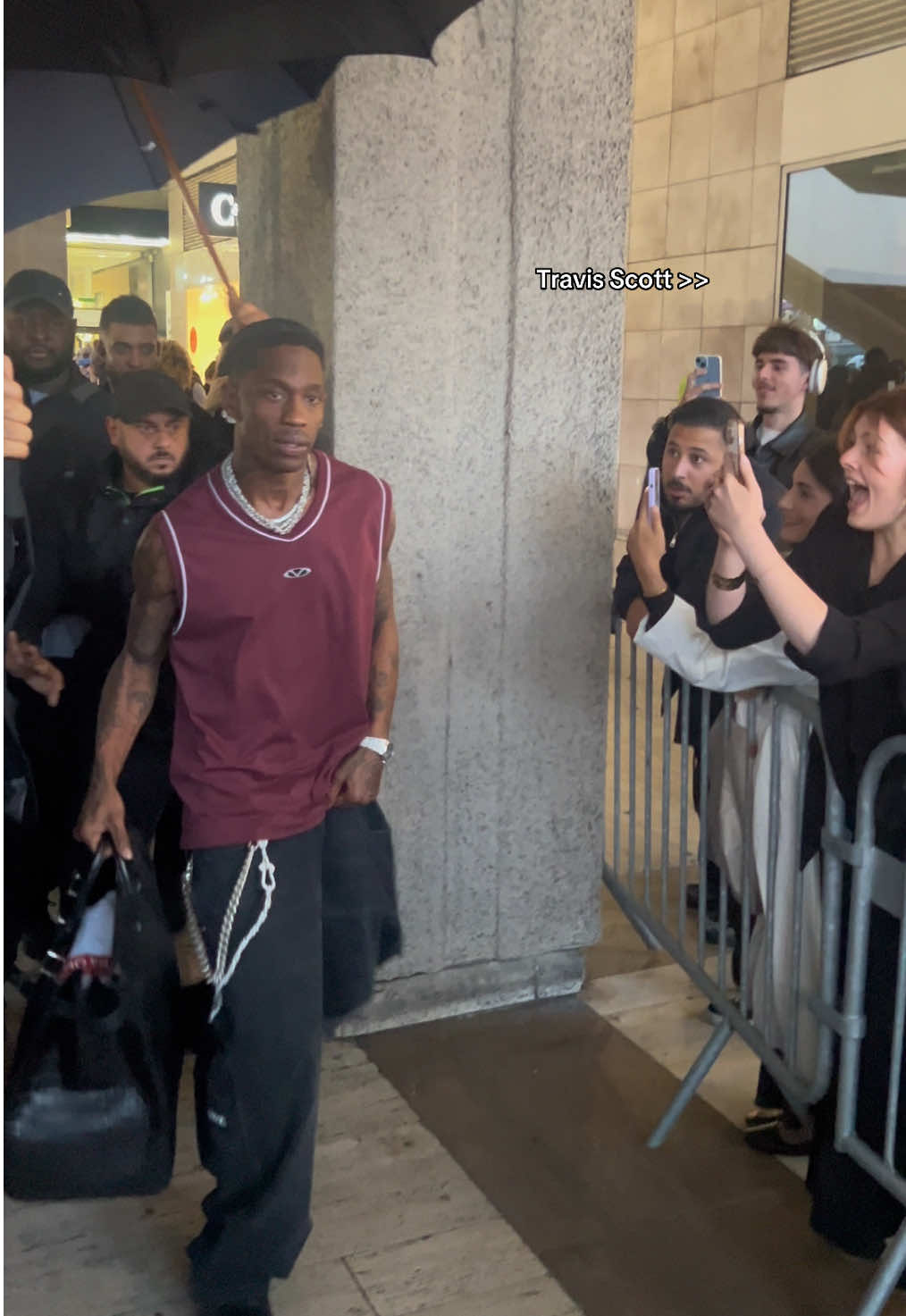 #travis #travisscott in #paris 