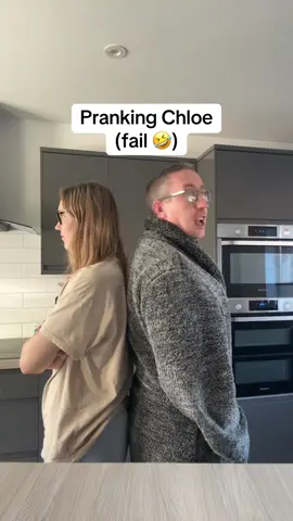 I thought she’d fall for this 🤦‍♂️🤣 #prank #prankvideo #pranked #prankvideos #elphaba #glinda #wicked 