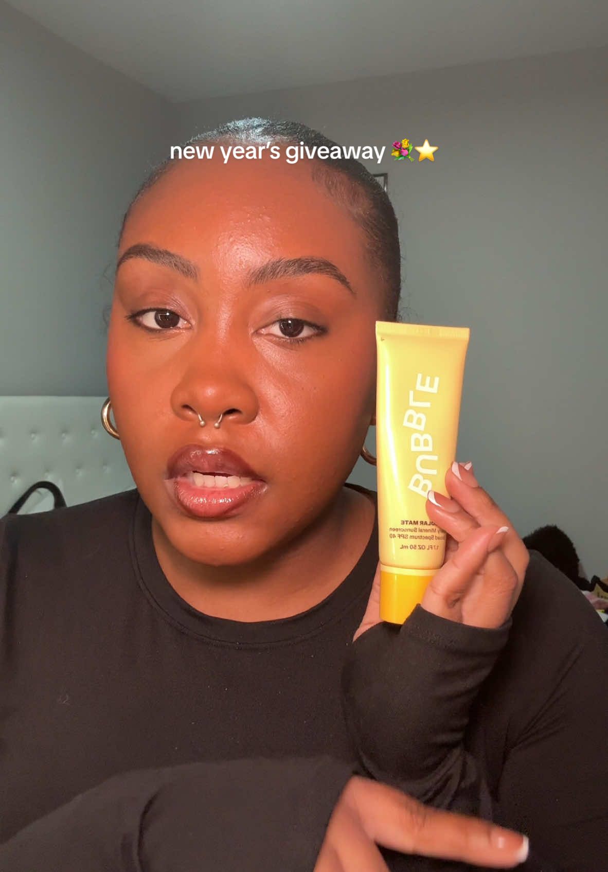 starting the year off right, with a giveaway 🥰⭐️ there will be 3 winners. all you have to do is follow me, like the video and comment your new year’s resolution 🎱🍒 #fyp #beauty #giveaway #chicago 